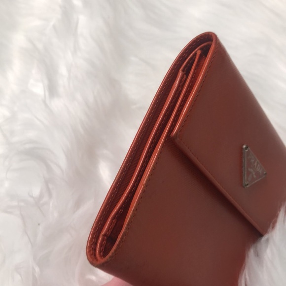 Prada Wallet - Picture 7 of 8